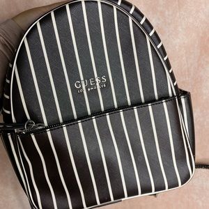 USED| Guess Small/Medium sized back pack